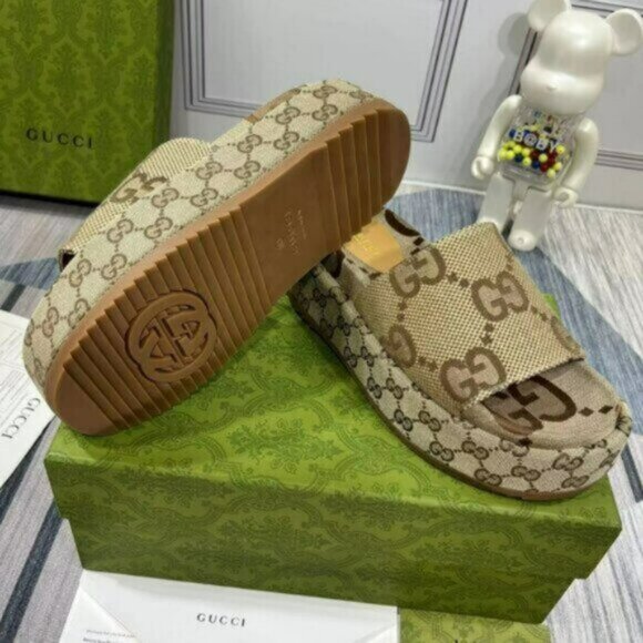 GUCCI Monogram Jumbo GG Brown Slide Sandals - Picture 8 of 8